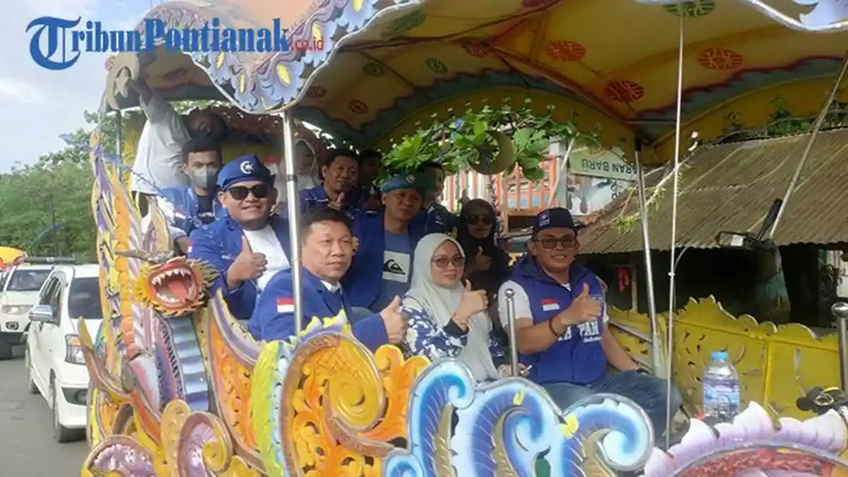 Gunakan Odong-odong, 200 Kader PAN Singkawang Datangi KPU