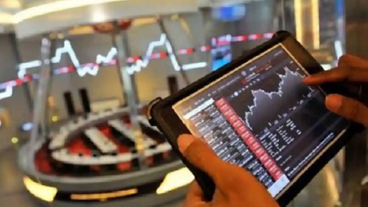 Rupiah dan IHSG Anjlok, Pemerintah Disarankan Cabut Subsidi BBM dan Listrik