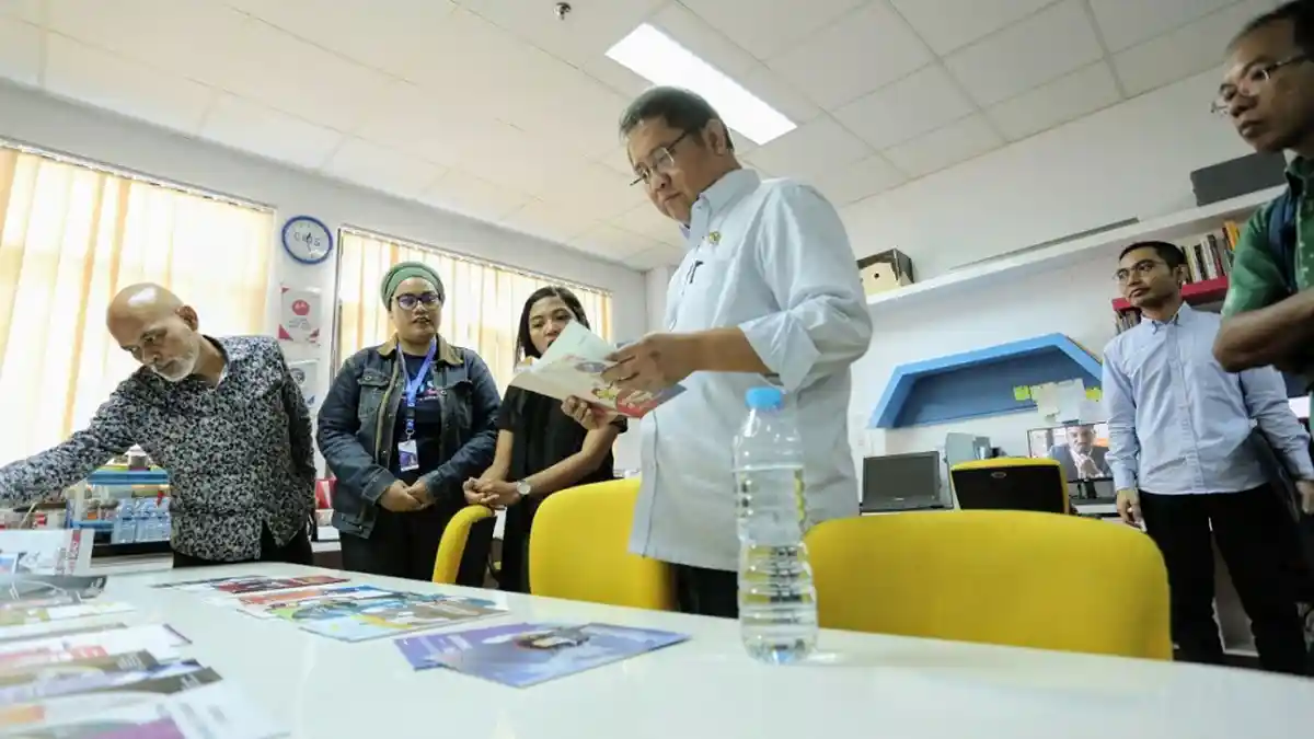 Menkominfo RI : Program Satelit Palapa Ring Perkuat Jaringan Internet di Indonesia