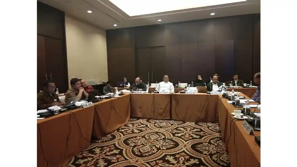 Komite I DPD RI Gelar Rapat Pleno Finalisasikan RUU Daya Saing Daerah - komite-i-dpd-ri-gelar-rapat-pleno-finalisasikan-ruu-daya-saing-daerah-01.jpg