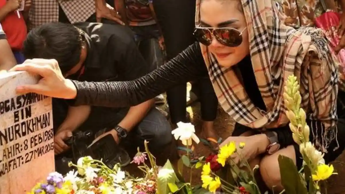 Lucinta Luna Ditangkap Narkoba - Nikita Mirzani Beri Pengakuan soal Ekstasi