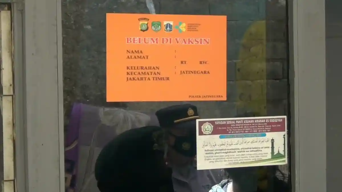 Polisi Ungkap Alasan Pasang Stiker di Rumah Warga yang Belum Divaksin Covid-19