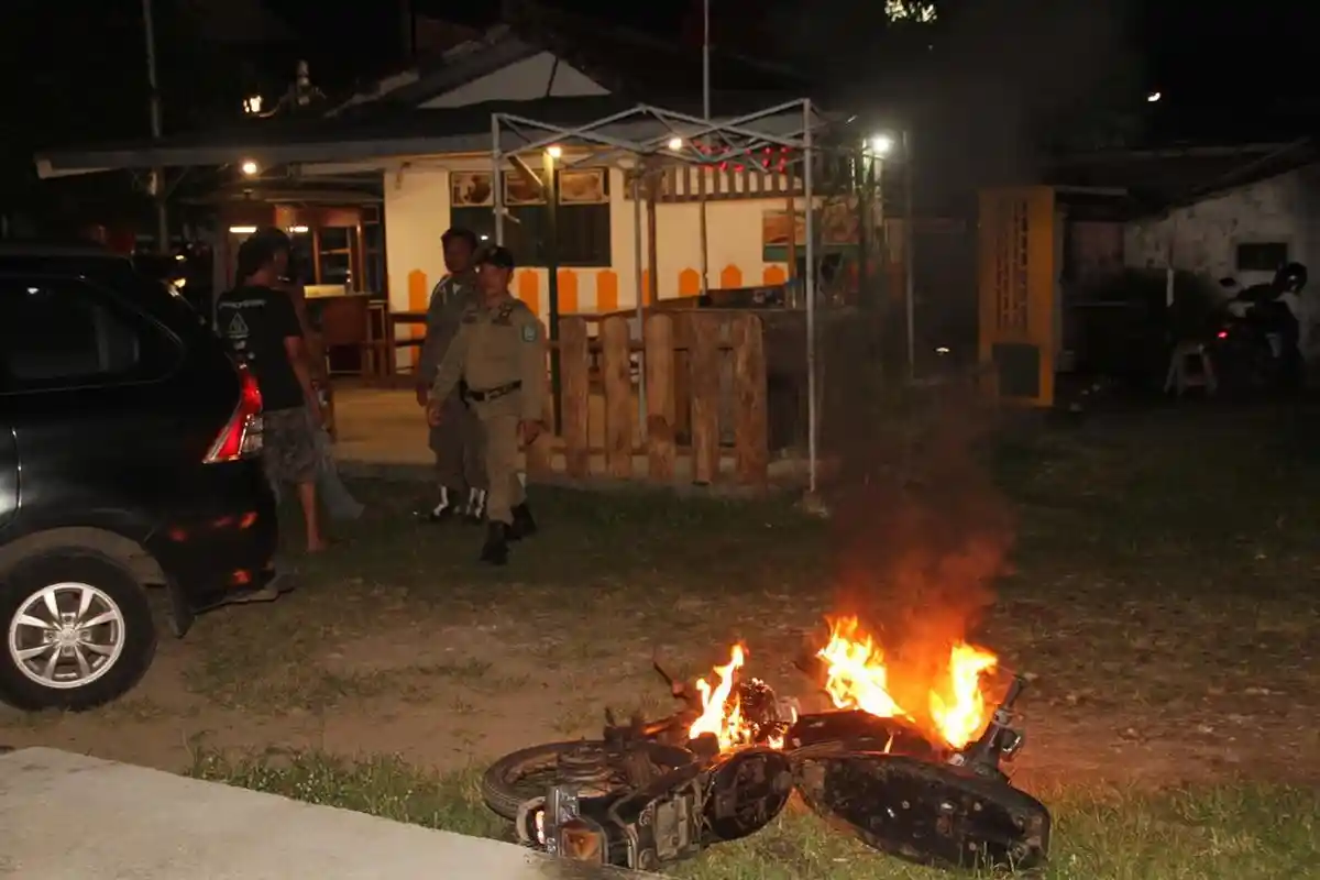 Jengkel Sparepart Hilang Diambil Keluarga Sendiri, Pria asal Ponorogo ini Nekat Bakar Motornya