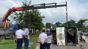 Bus-trans-Batam-alami-insiden-lakalantas-di-Sei-Panas1.jpg
