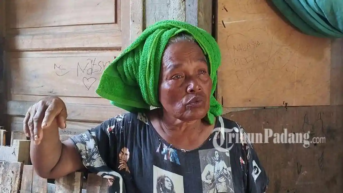 Rumah Rusak Dua Kali Diterjang Banjir di Padang, Amidar Berharap Ada Bantuan Perbaikan