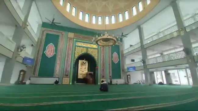 Masjid-Al-Musabbihin-yang-terletak-di-Taman-Indah-Setia-Budi.jpg