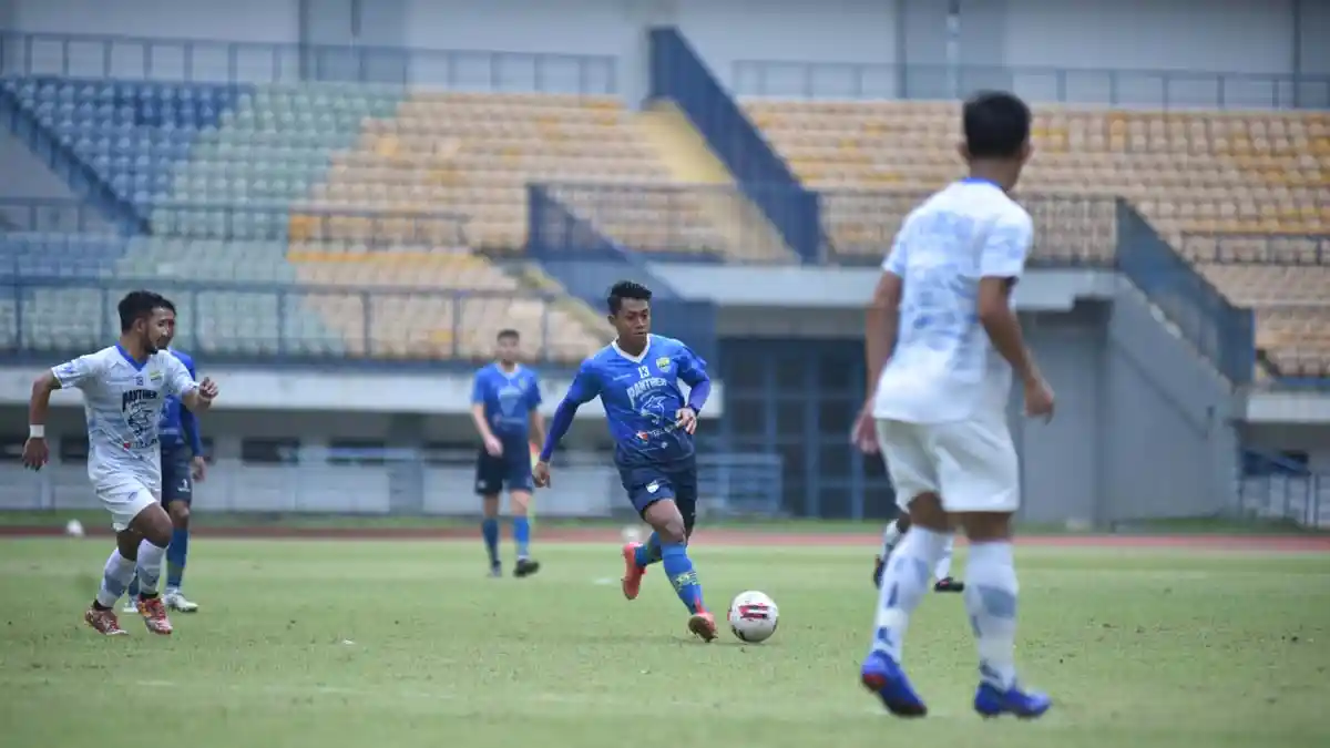 SEDANG TAYANG LIVE STREAMING Persib Bandung vs Persikabo, Langsung Menyerang Cari Peluang Goool