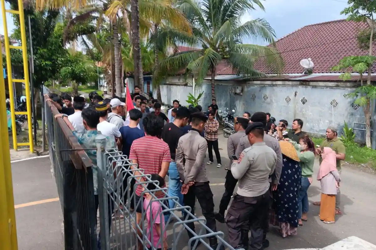 BREAKING NEWS: Warga Rimuku Mamuju Demo BPJN Sulbar, Tagih Sejumlah Janji