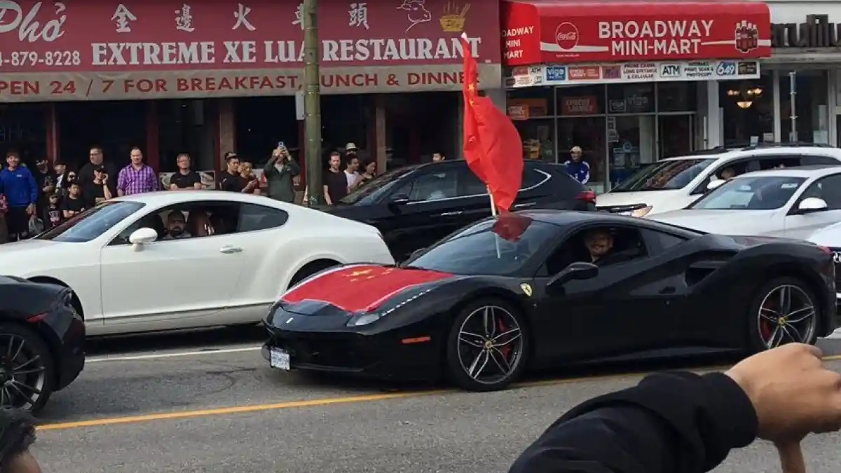 Demo Pro Hong Kong Dikalahkan oleh Konvoi Mobil 'Fast and Furious' pro-China di Kanada