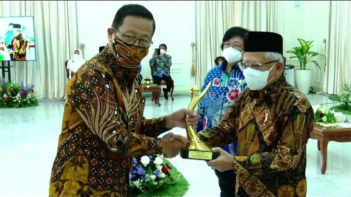 Sido Muncul Raih Penghargaan Proper Emas KLHK 2022