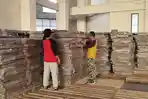 KPU Nganjuk Simpan Logistik Pemilu Tahap 1 di GOR Bung Karno, Kerusakan Langsung Diganti Baru