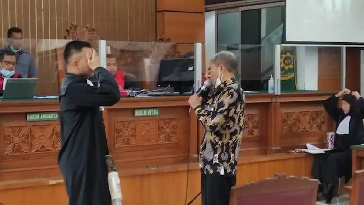 M Kece Ungkap Kronologi Dirinya Dianiaya Jenderal Napoleon: Mulai Dipukul hingga Dilumuri Tinja
