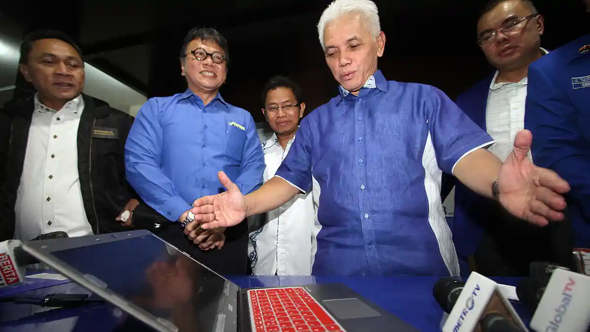 Hatta Rajasa Janji Siap Bangun Pelabuhan TAA