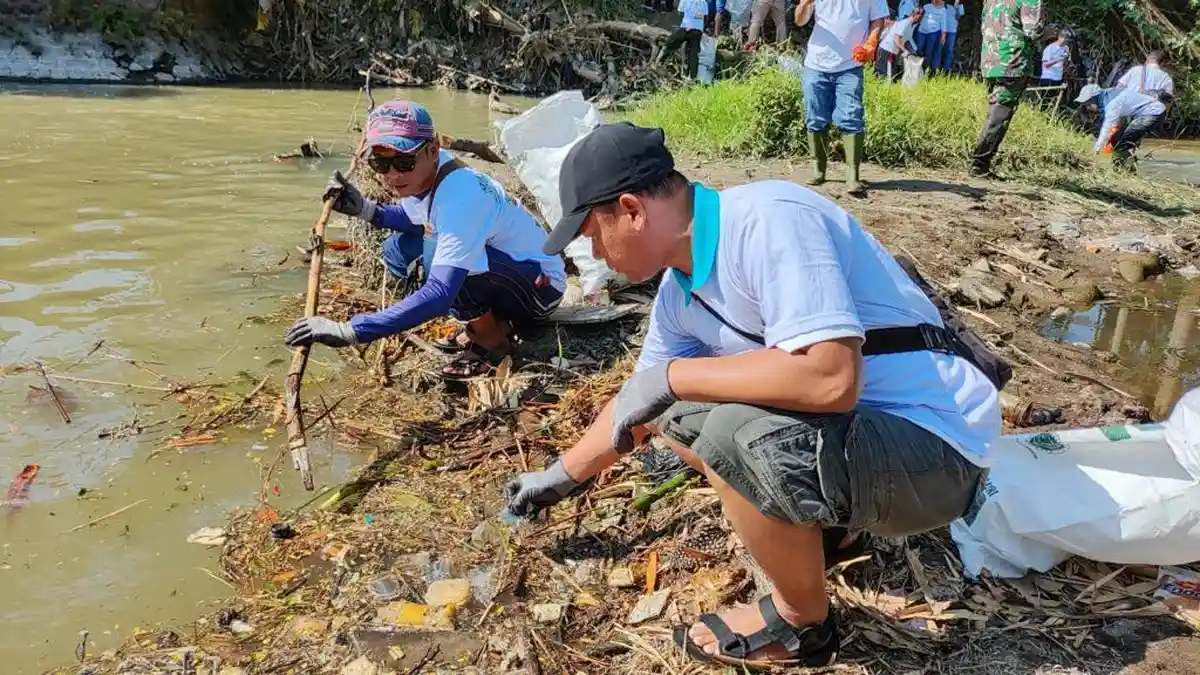 30 Contoh Kalimat Kampanye Lingkungan Sehat Bebas Sampah Bahasa Inggris dan Artinya