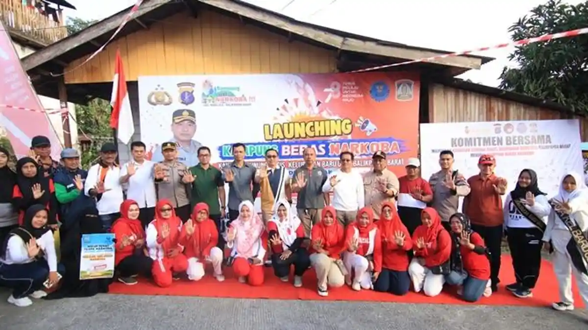 Pasca Diluncurkan, Warga Gunung Bugis Balikpapan Jalan Sehat Bersama di 'Kampung Bebas Narkoba'