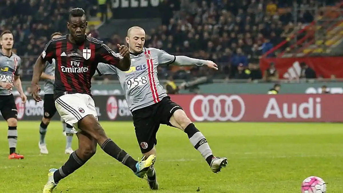 Pelatih AC Milan Puas dengan Penampilan Menez dan Balotelli