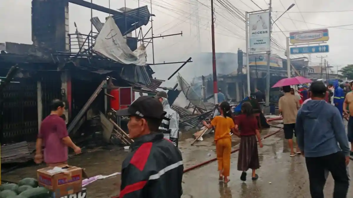Dari 10 Ruko, Ada 1 Rumah yang Juga Terdampak Kebakaran di Pasar Simpang Empat Sambas
