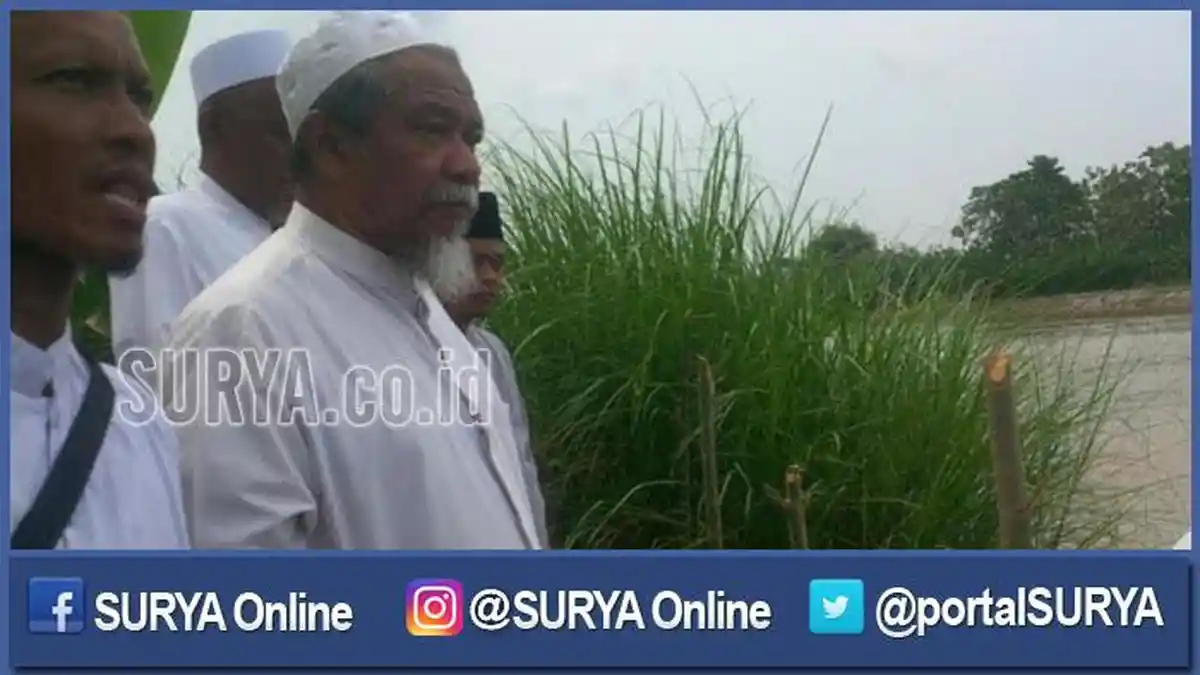KH Umar Thoha Langsung ke Tuban Mencari Dua Anaknya yang Jadi  Korban Perahu Tenggelam
