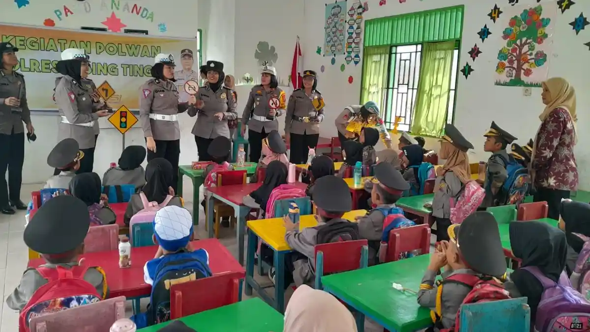 Polwan Polres Tebingtinggi Melaksanakan Kegiatan Polwan Sahabat Anak