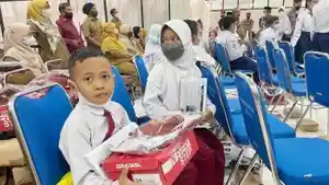 20240801_seragam-sekolah-gratis.jpg