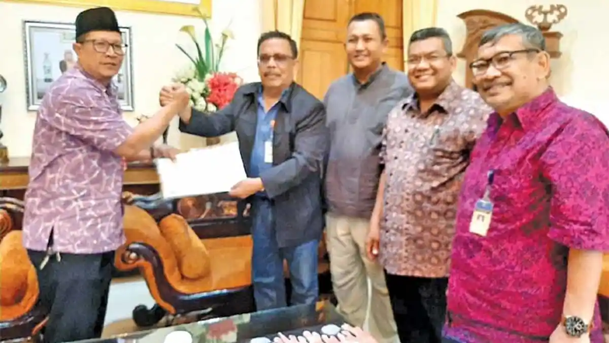 Aceh Salurkan Dana Kemanusiaan Untuk Korban Tsunami Selat Sunda