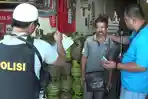 warga-dusun-carima-bone-dipergoki-oleh-tim-resmob-polres-maros-membeli-tabung-gas-3-kilogram_20180909_135602.jpg