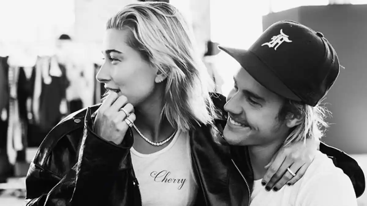 7 Foto Bukti Hailey Baldwin Penggemar Setia Justin Bieber, Ada Poster di Atas Tempat Tidur