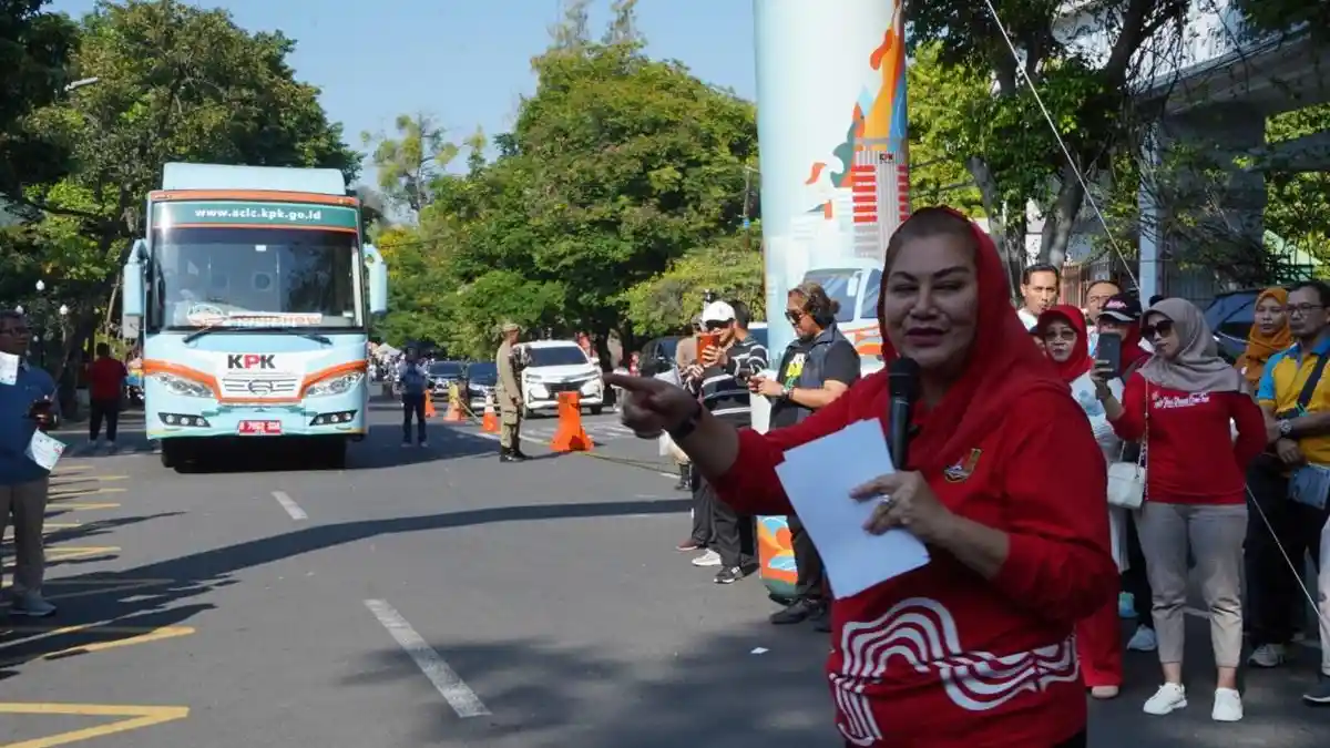 Mbak Ita Lepas Roadshow Bus KPK Jelajah Negeri Bangun Semangat Antikorupsi
