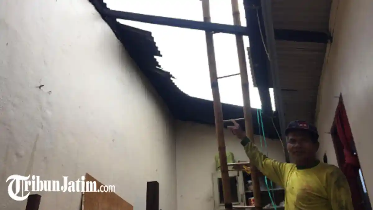 Tak Sampai 10 Menit, Angin Puting Beliung Rusak Puluhan Rumah di Lumajang, Warga Teriak 'Ya Allah'