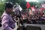 Ribuan Massa Pendung Jokowi Ahok