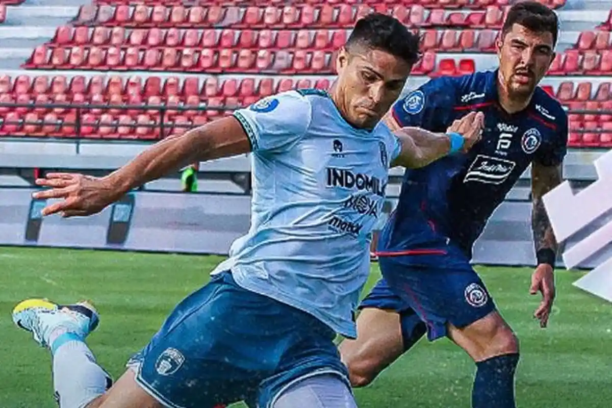 Babak Pertama Arema FC vs Persita, Singo Edan Belum Mampu Tembus Pertahanan Lawan, Skor 0-0