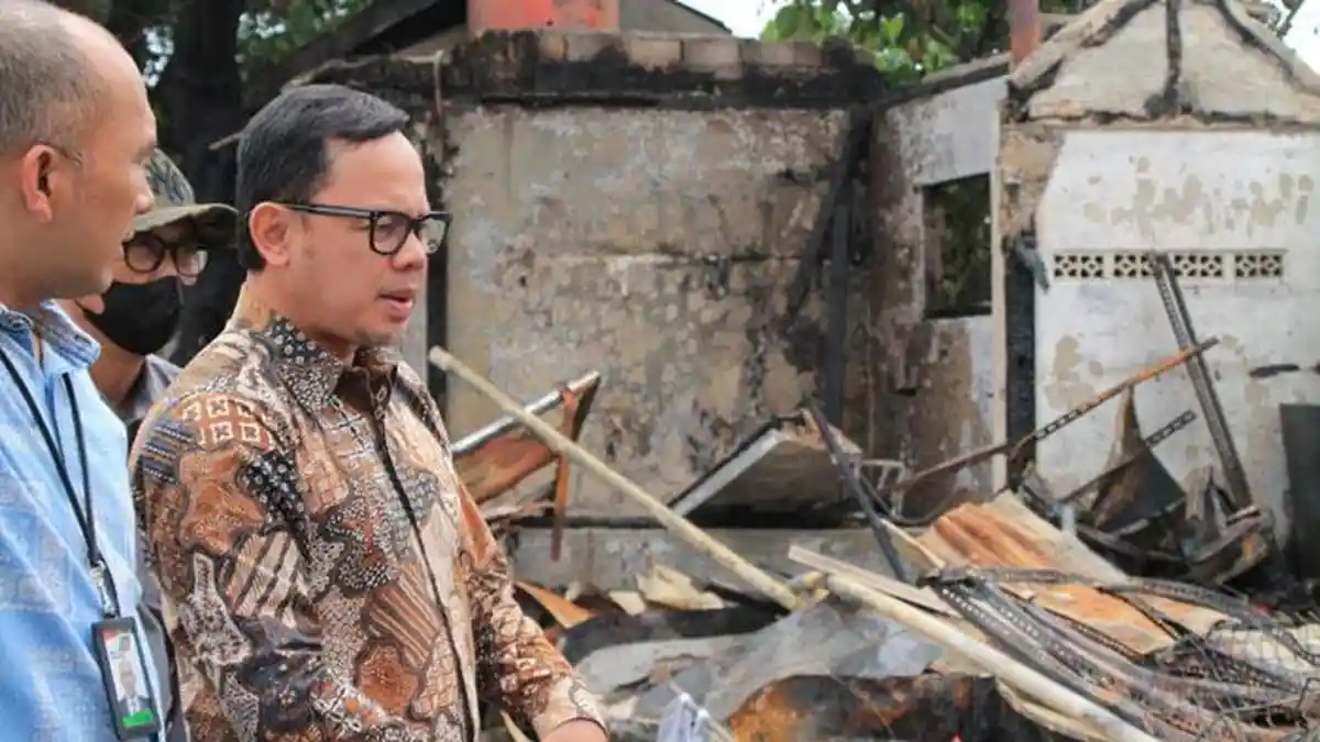 Senyum Lebar Pedagang Pasar Jambu Dua yang Kiosnya Terbakar, Diberi Janji Manis Ini oleh Bima Arya