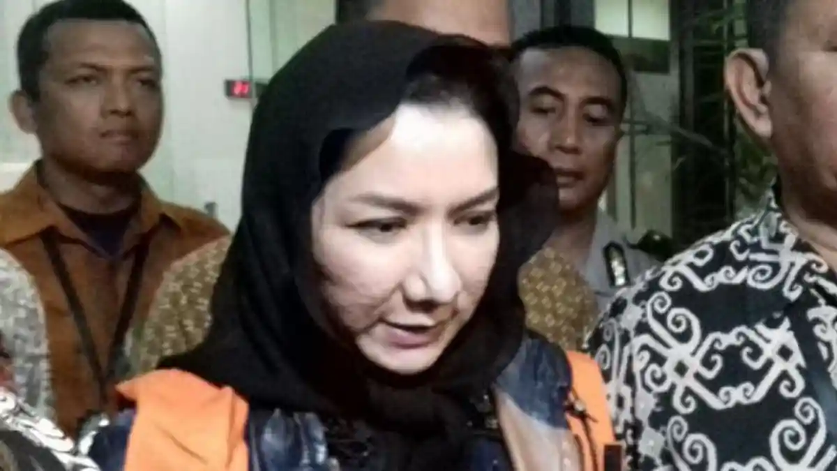 Waduh, Ada Bekas Penyidik KPK yang Kunjungi Mantan Bupati Kukar Rita Widyasari