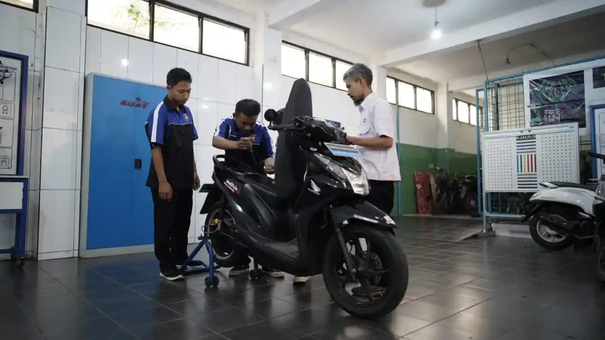 Keren, SMKN 8 Bandung Konversikan Motor Matic Jadi Listrik, Ini Keunggulannya