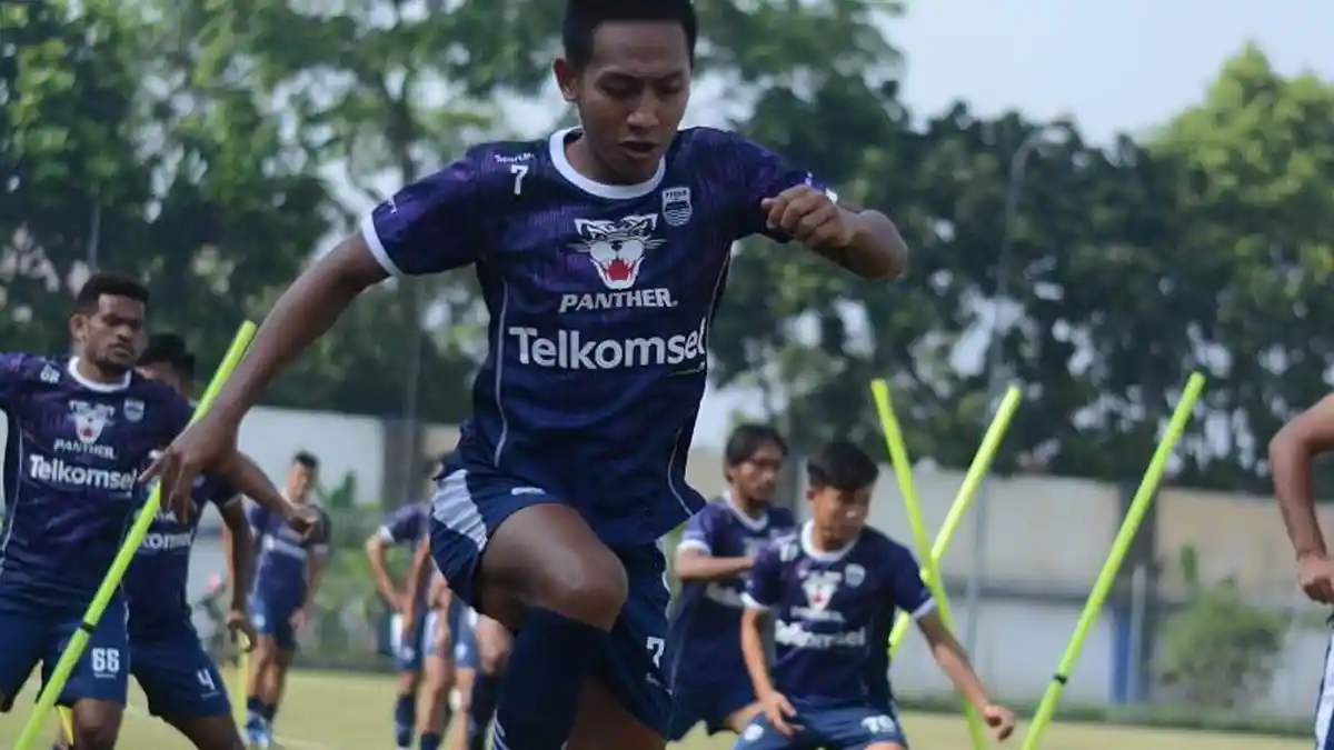 Tekad Gelandang dan Kiper Persib Bandung Jelang Laga Lawan PSM Makassar: Harus Lebih Semangat!