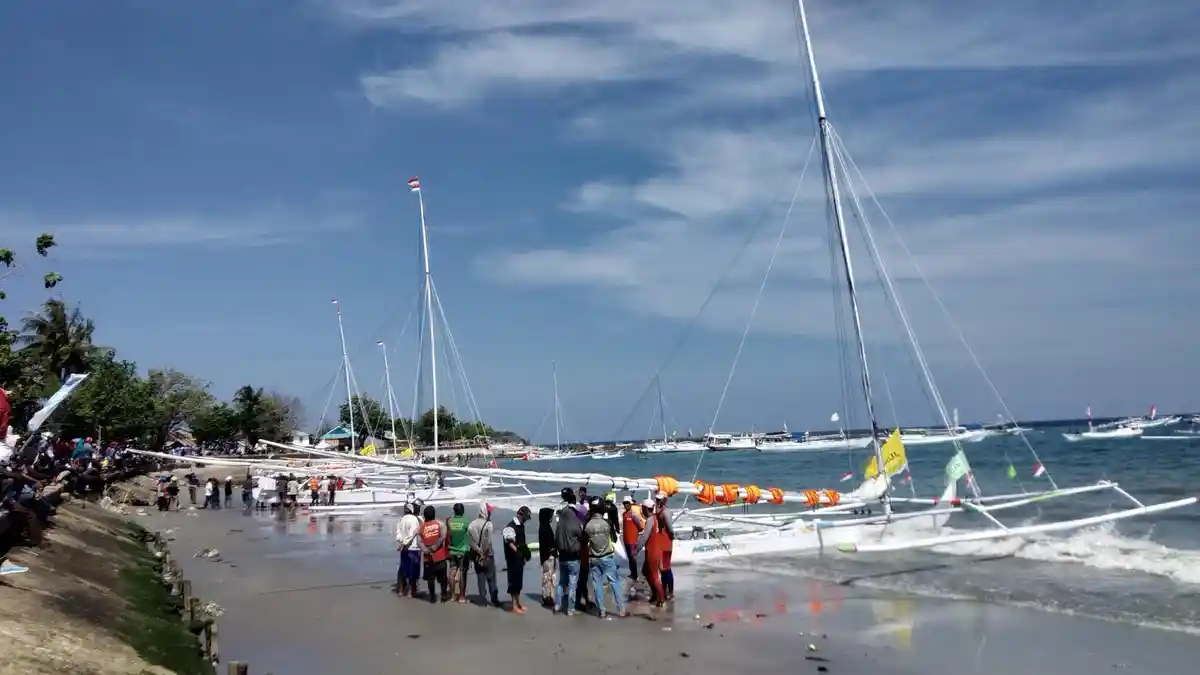 21 Perahu Taklukkan Etape Pertama Sandeq Race, Berikut Daftar Lengkapnya