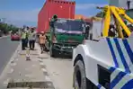 dua-truk-terlibat-kecelakaan-pantura-indramayu.jpg