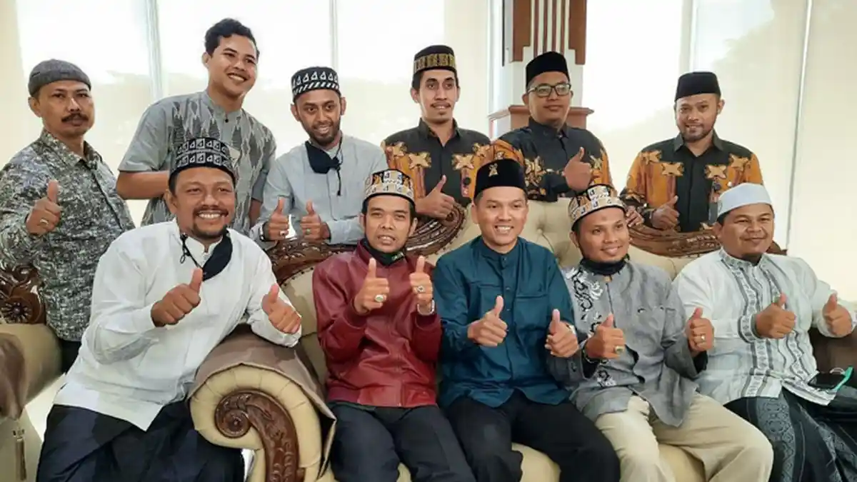 Ustaz Abdul Somad Tiga Hari Berada di Aceh, Berdoa di Kuburan Massal dan Bertemu Habib Muhammad