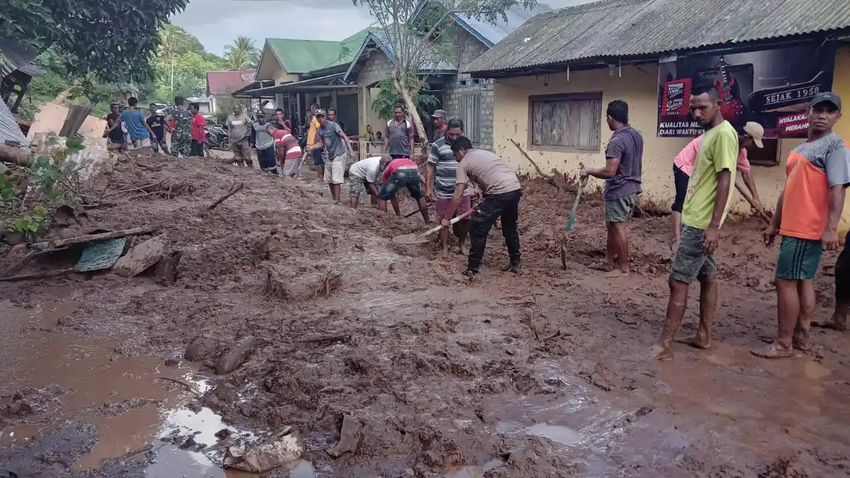 Banjir di Dintor Satar Mese Barat, Ada Warga Dilarikan ke Rumah Sakit 