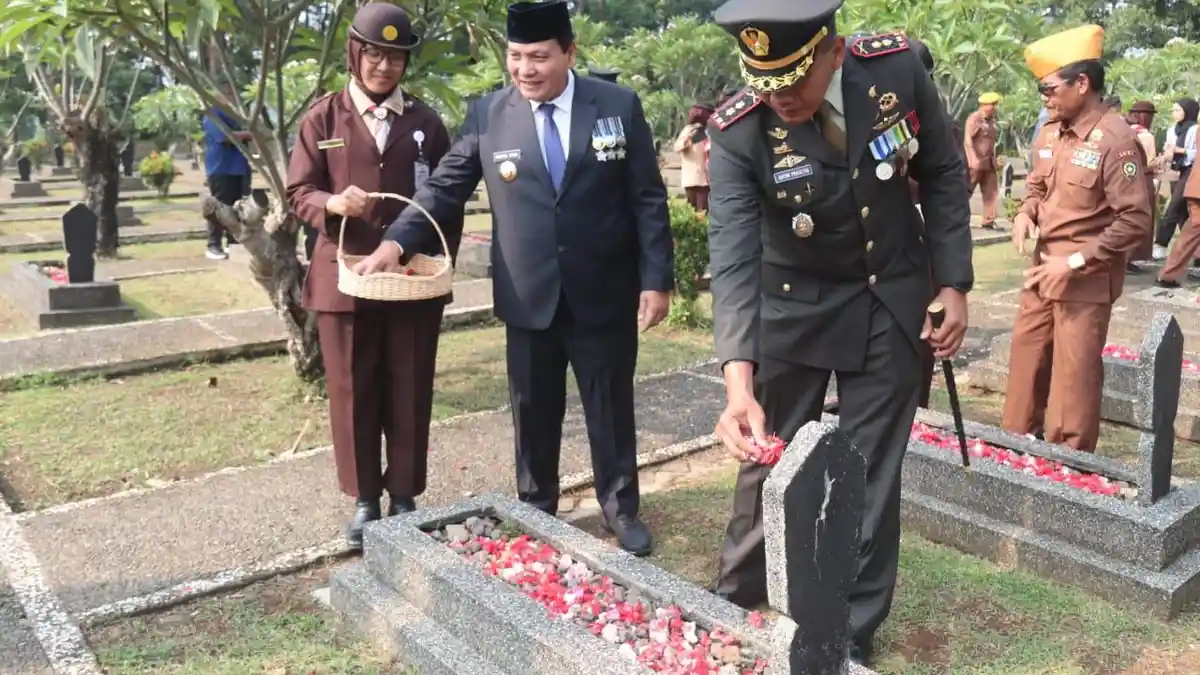 Jelang Hari Pahlawan ke-79, Pemkab Bogor Ziarah ke Taman Makam Pahlawan ...