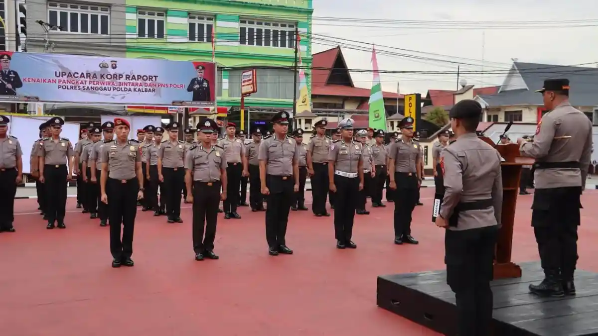 Kapolres Sanggau Pimpin Kenaikan Pangkat 50 Personel, Tekankan Integritas dan Profesionalisme - Tribunpontianak.co.id