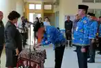 Bupati-Rote-Ndao-Paulina-Haning-Bullu-melantik-dan-mengambil-sumpah-pejabat-struktural.jpg