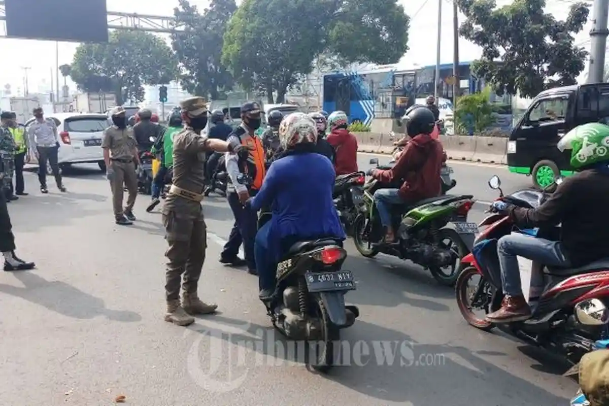Soal PSBB, Jokowi dan Anies Baswedan Silang Pendapat