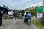 Ditolak saat Urus Administrasi Kependudukan, Warga Saloloang PPU Blokir Jalan, Tuntut Kejelasan