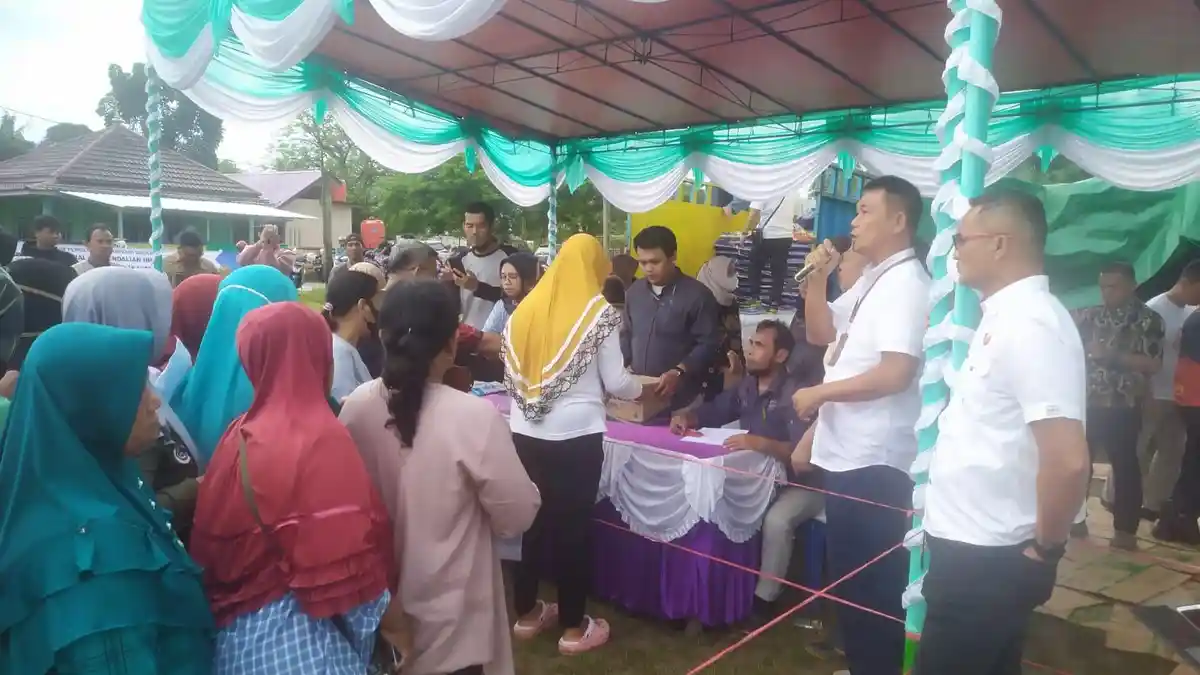 Masyarakat Beltim Antusias Beli Bahan Pokok Pasar Murah