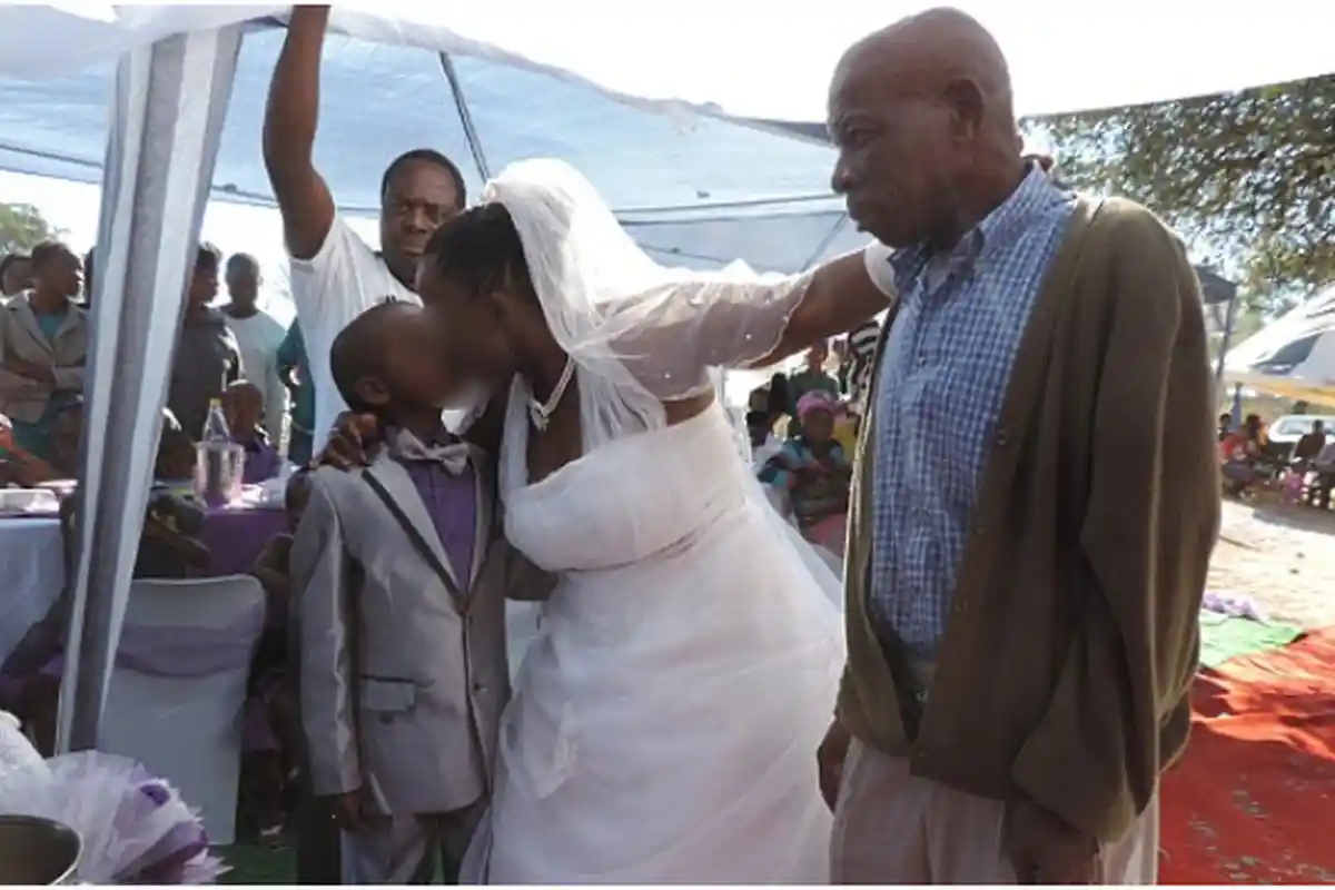 Seorang Pria Saksikan Mantan Istri Menikahi Bocah 9 Tahun, 5 Anak Hadiri Pernikahan, Simak Kisahnya