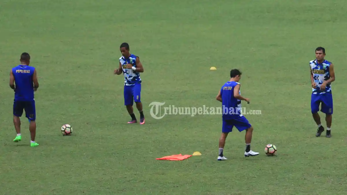 Selebrasi Gol Wahyu untuk Istri yang Sedang Hamil