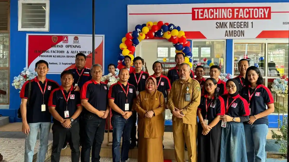 Bantu Cetak Lulusan Siap Kerja, Alfamidi Resmikan Alfamidi Class & Teaching Factory di SMKN 1 Ambon