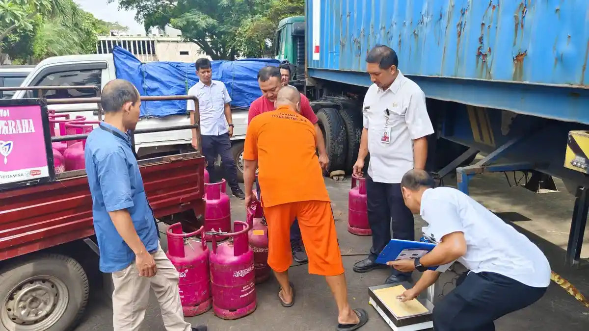 Lahan Kosong di Bekasi Disulap Jadi Tempat Penampungan Ilegal Gas LPG ...