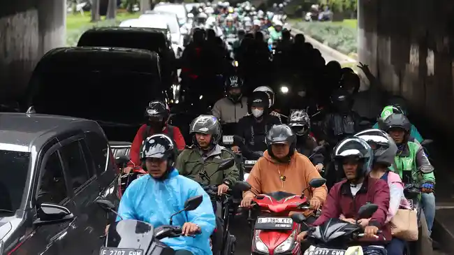 Motor, Moda Antara yang Tak Boleh Menjadi Takdir Kota